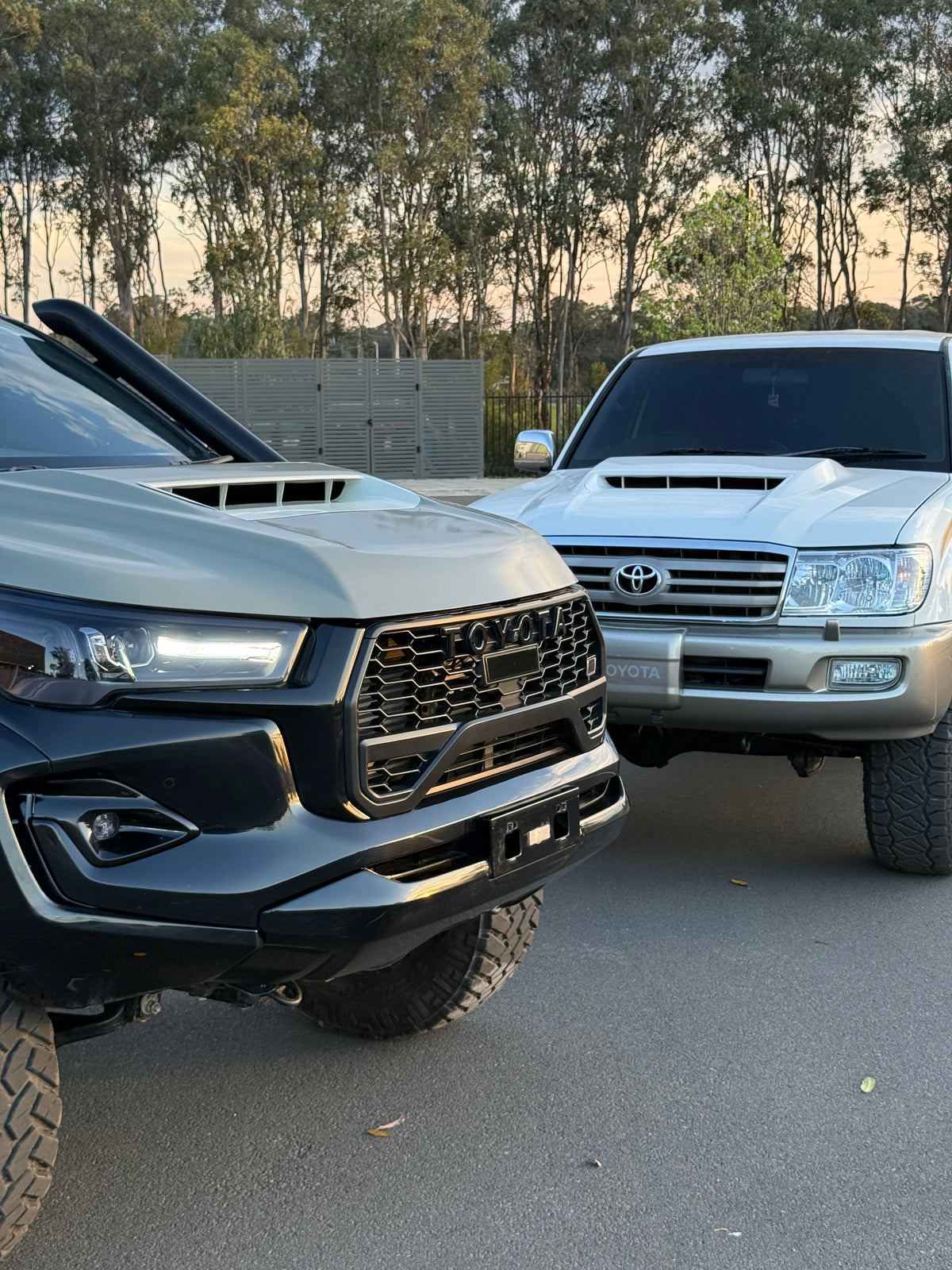 Front view of the 79 Series DPF bonnet and scoop, suitable for Hilux N80, shown painted