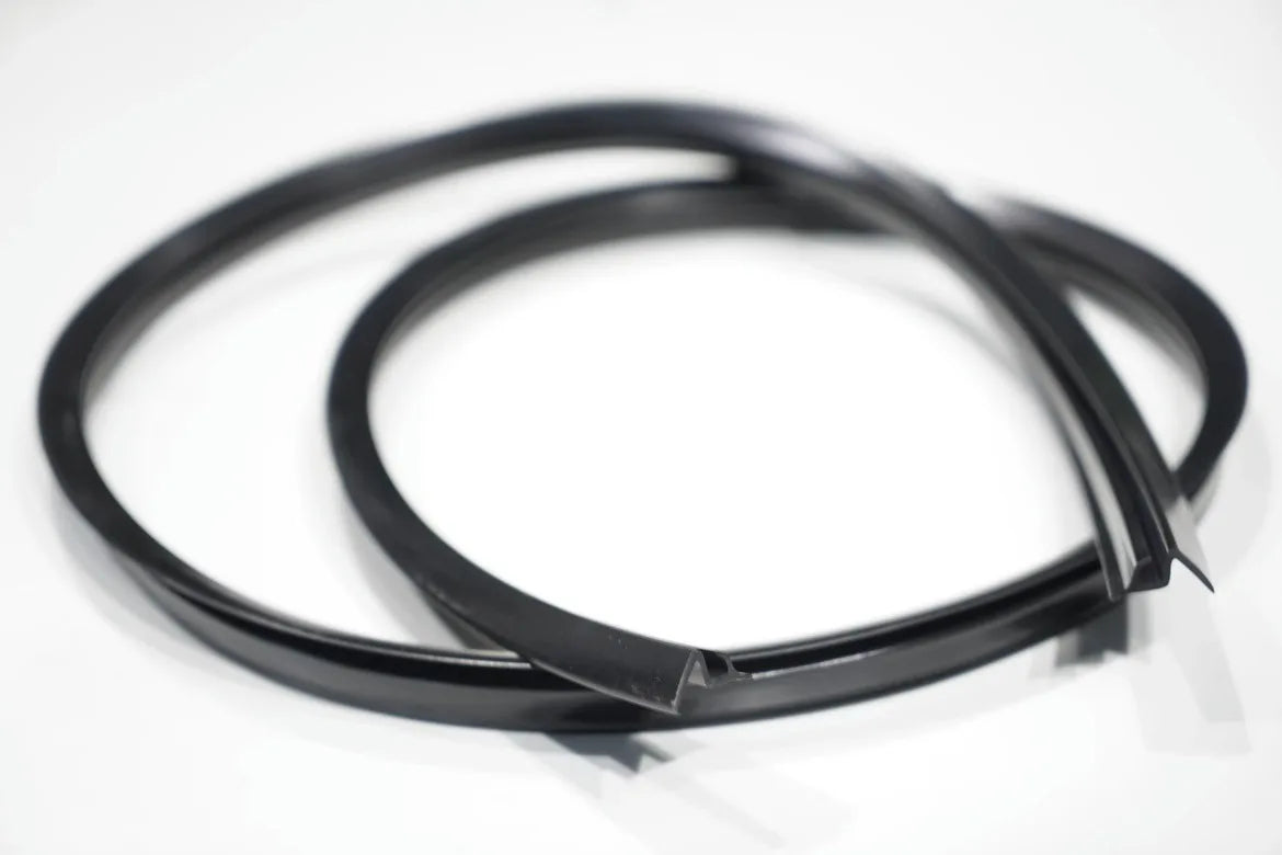 4PC Fender Flare Seal Rubber Strips for Nissan Patrol Y60 | Durable Fender Accessories