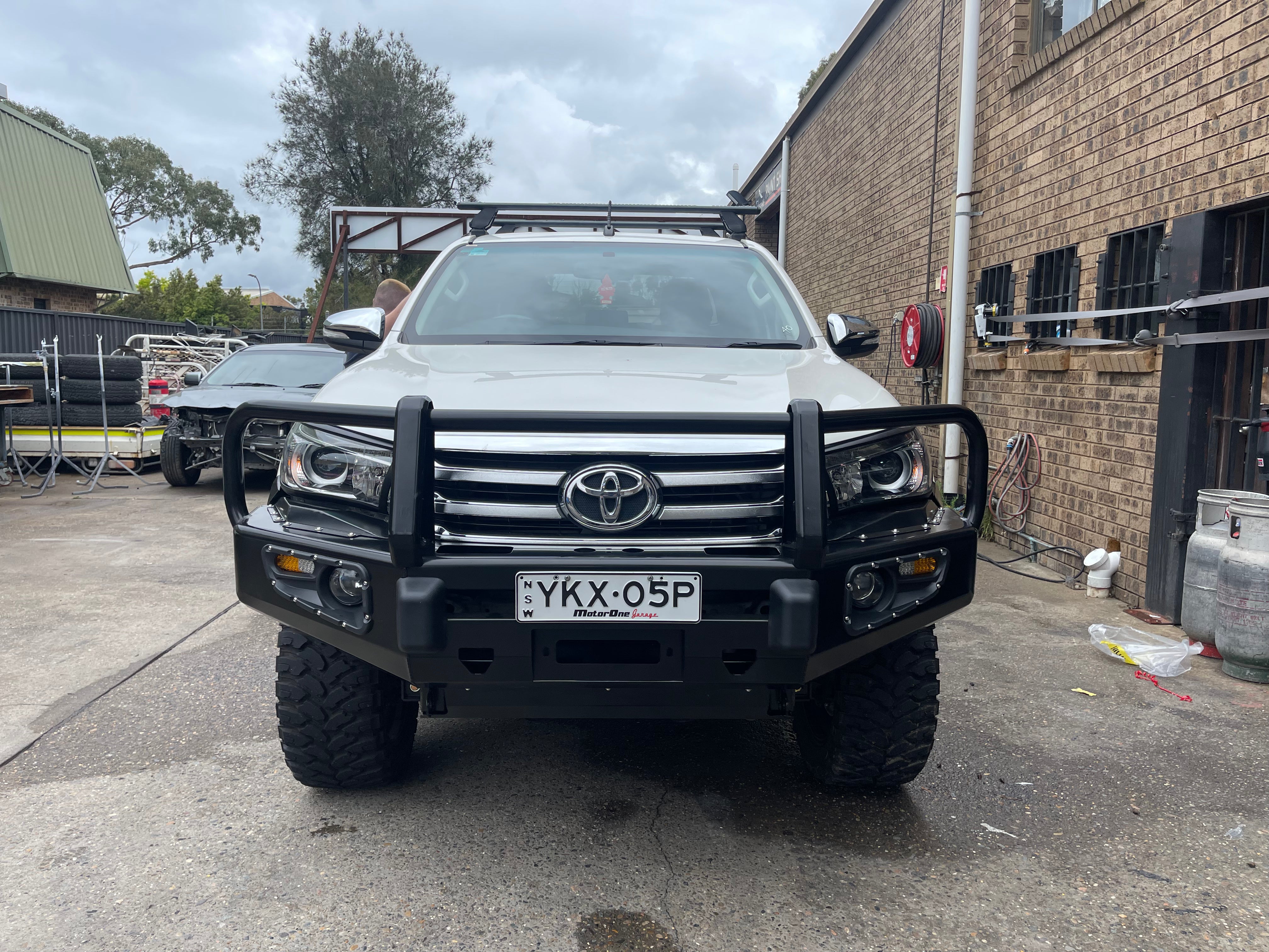 Front 3 Loop Bull Bar & Skid Plate Set Assembly Suitable For Toyota Hilux N80 2015-2018