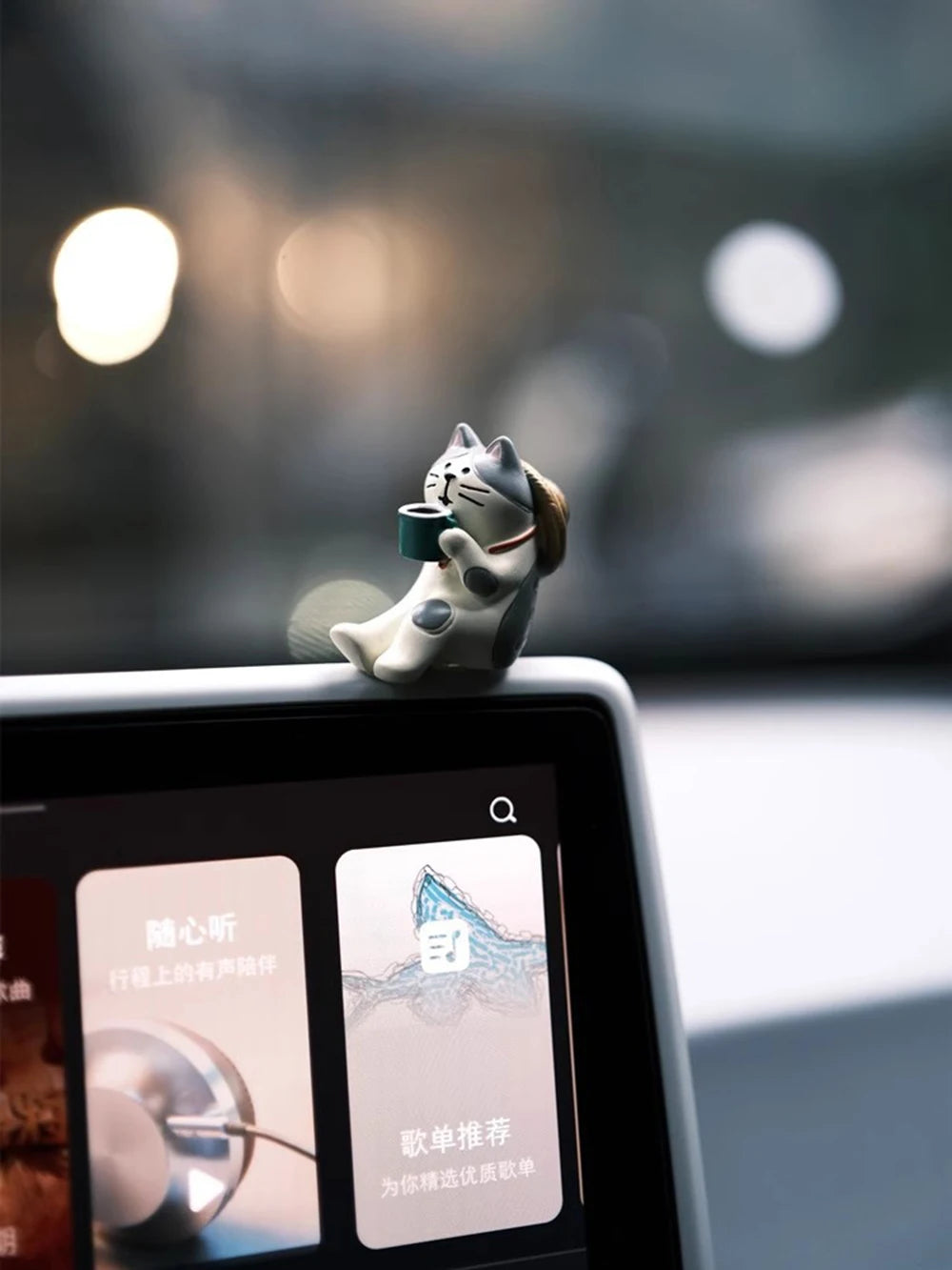 Cute Healing Kitten Dashboard Ornaments – Resin Cat Figures for Car Interior Decor & Accessories