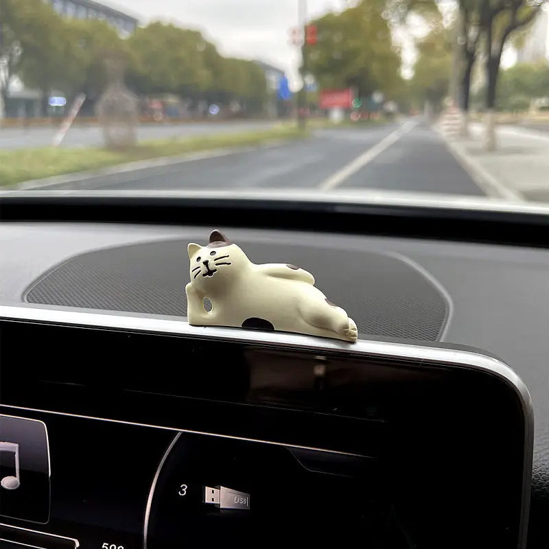 Cute Healing Kitten Dashboard Ornaments – Resin Cat Figures for Car Interior Decor & Accessories
