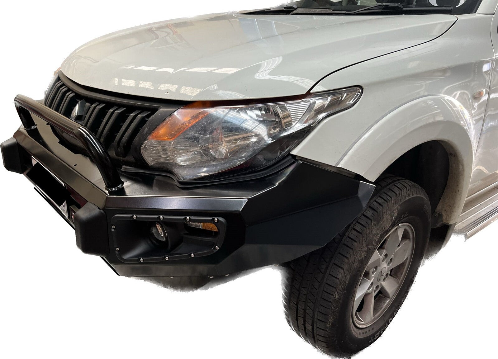 U Loop Bull Bar & Skid Plate Trim Panel Assembly Suitable for Mitsubishi Triton 2006-2014