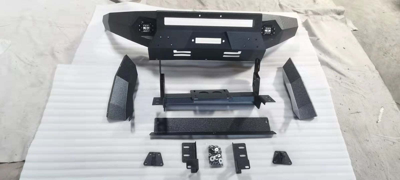 Front Loopless Bull Bar & Skid Plate Trim Panel Assembly Suitable For Toyota Land Cruiser 100 Series