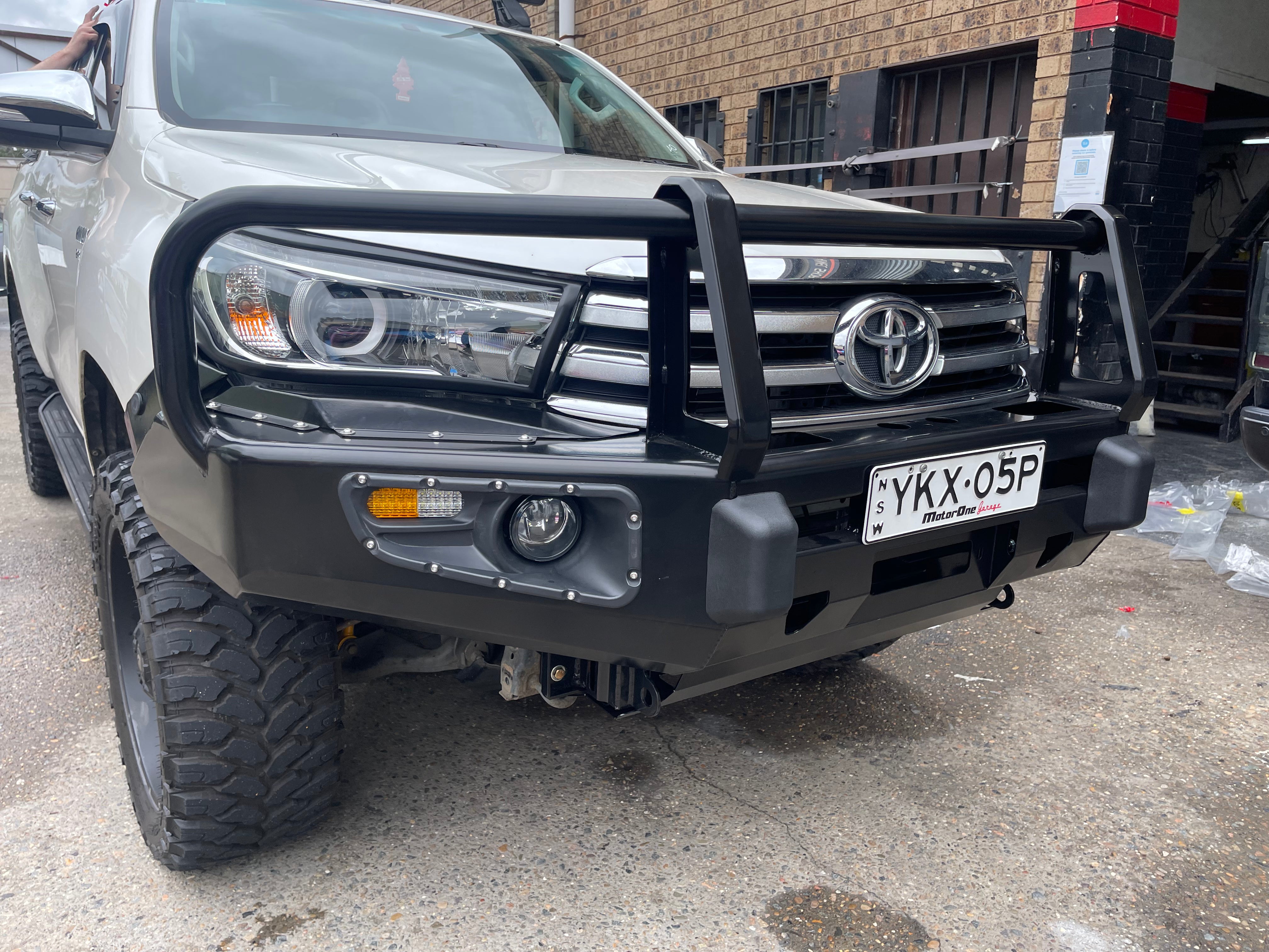 Front 3 Loop Bull Bar & Skid Plate Set Assembly Suitable For Toyota Hilux N80 2015-2018