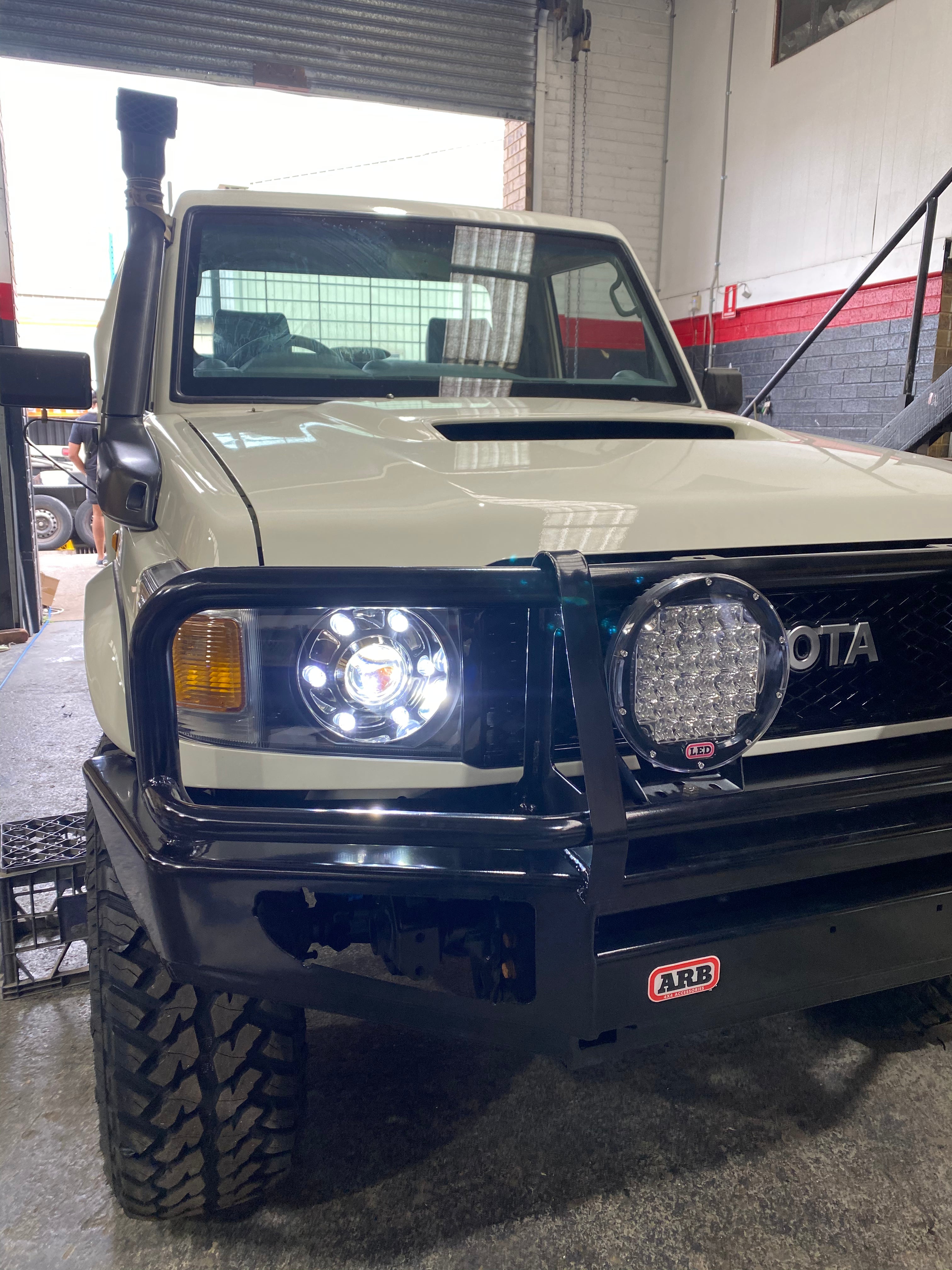 Front Left & Right Side Angel Eye Halo Headlight Assembly Suitable For 2007-2024 Toyota Landcruiser VDJ79 V8 70/76/78/79